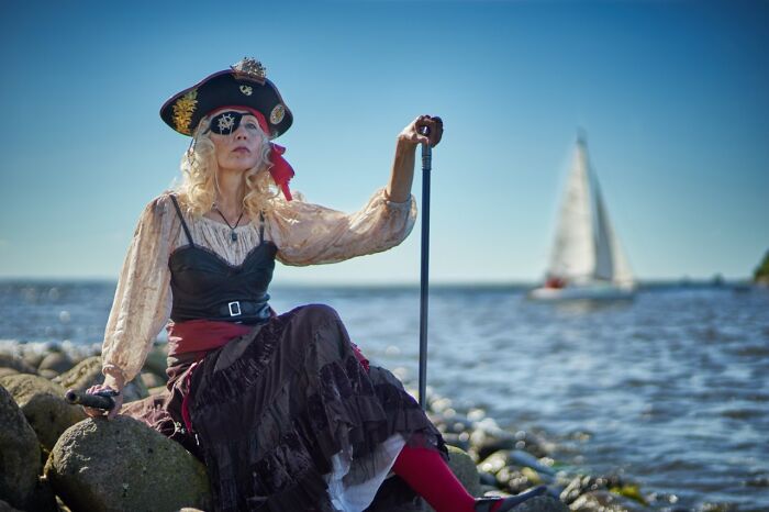 سيدة قرصانة