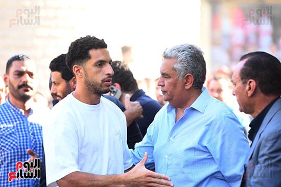 وصول مصطفى شوبير عزاء والد الشناوى