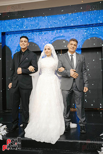 دخول العروسة الى قاعة الزفاف دخول العروسة الى قاعة الزفاف