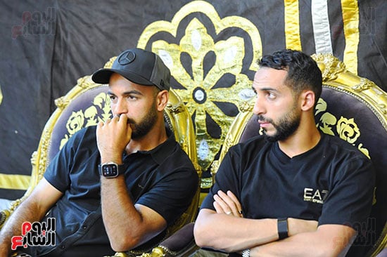 كريم فؤاد يرتدي الساعة الذكية كريم فؤاد يرتدي الساعة الذكية