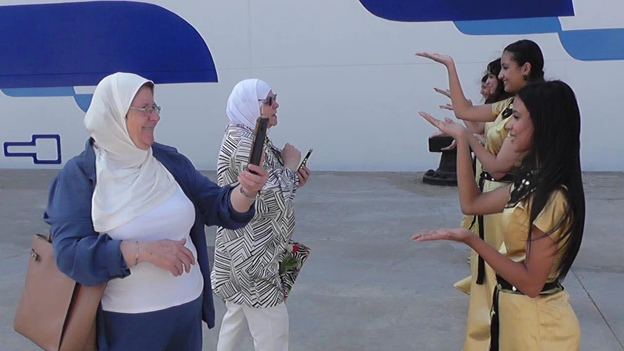 استقبال السائحين استقبال السائحين