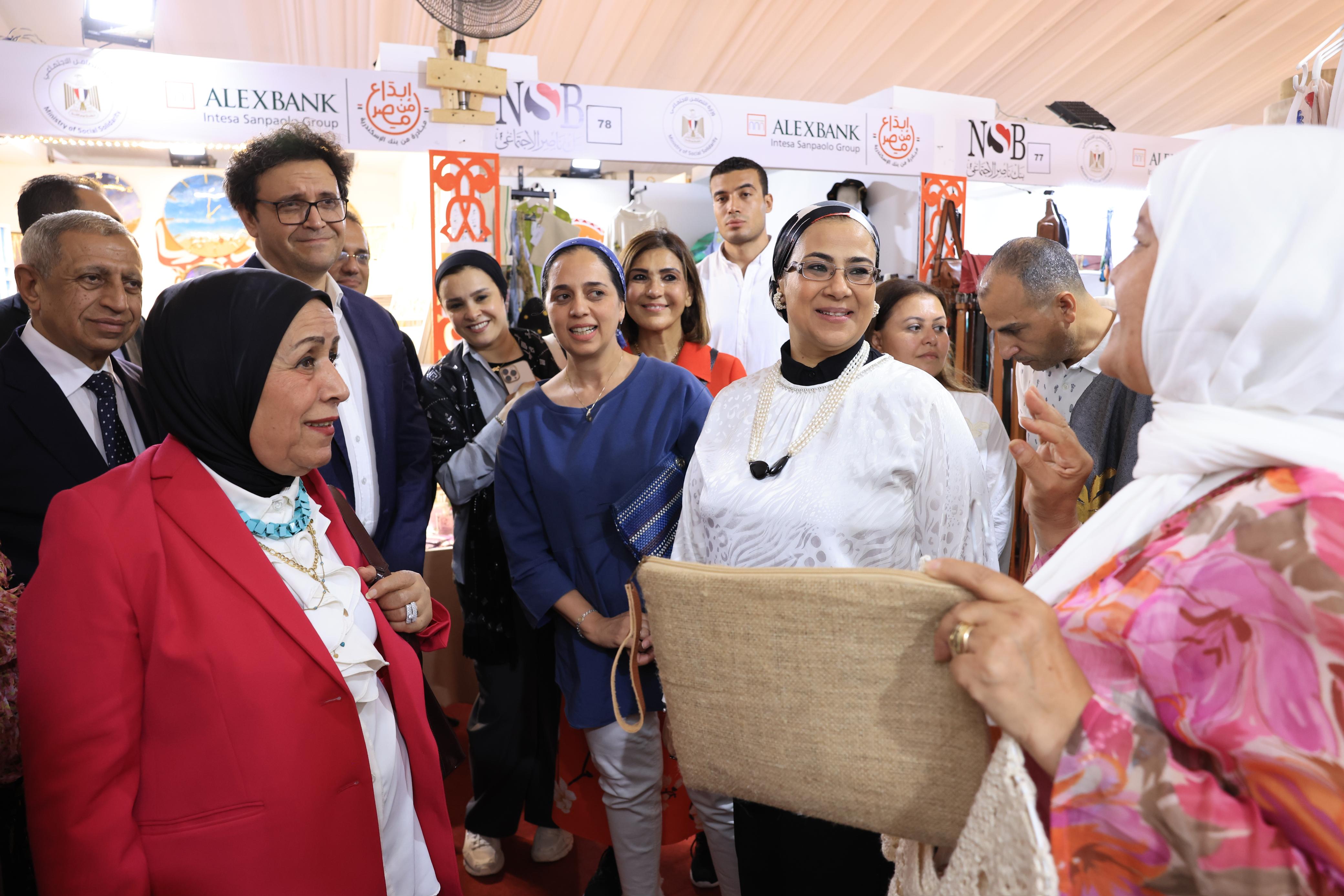 وزير الثقافة يتفقد معرض ديارنا بالساحل الشمالى