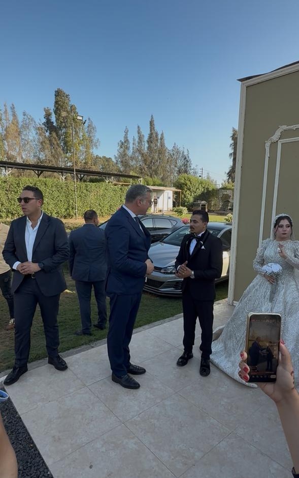 حضور وزير البترول لحفل زفاف نجل شهيد الشهامة في المنصورة حضور وزير البترول لحفل زفاف نجل شهيد الشهامة في المنصورة