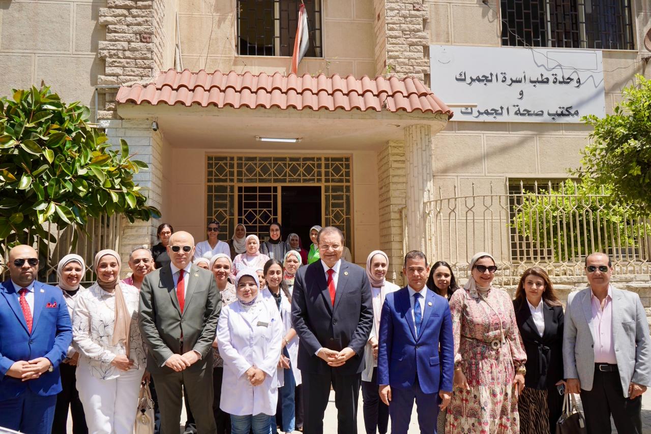 رئيس هيئة الاعتماد والرقابة الصحية يتفقد وحدة طب أسرة الجمرك