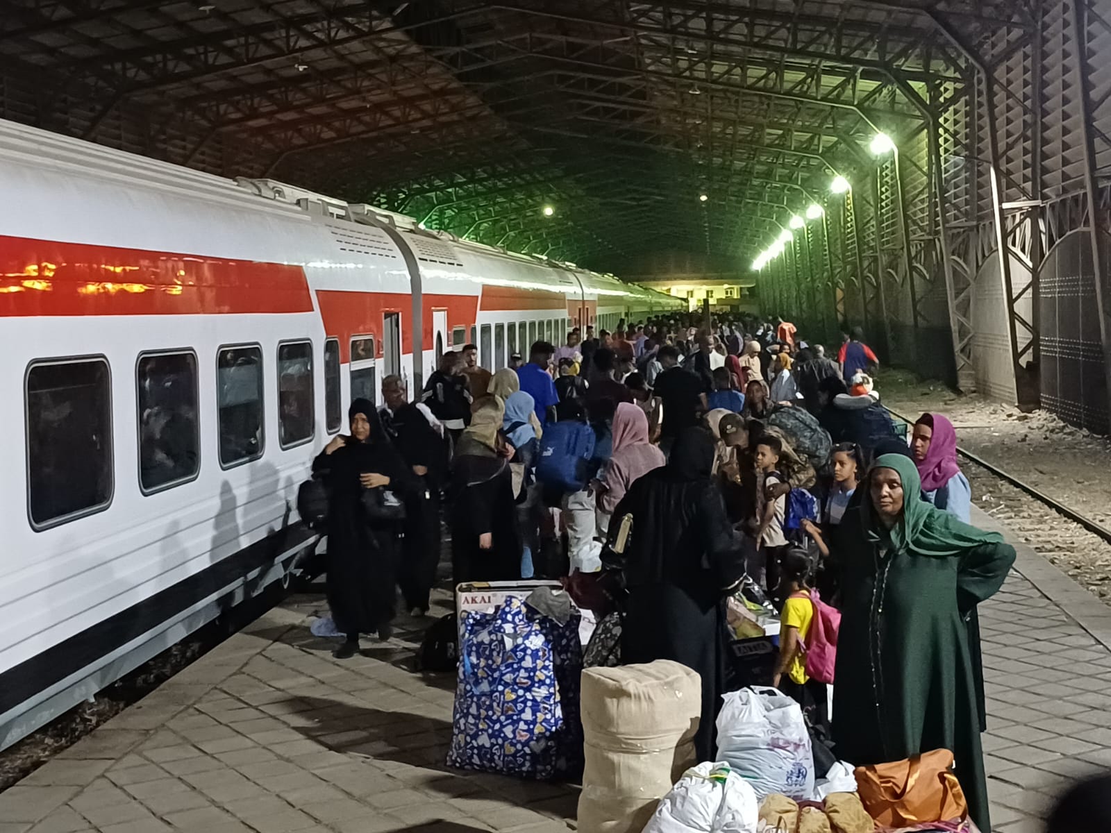 محطة السد العالى تستقبل الأشقاء السودانيين (7)