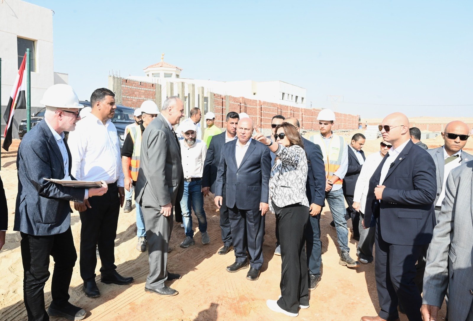 جولة تفقدية للمجمع المتكامل لإدارة المخلفات بالعاشر من رمضان (2)
