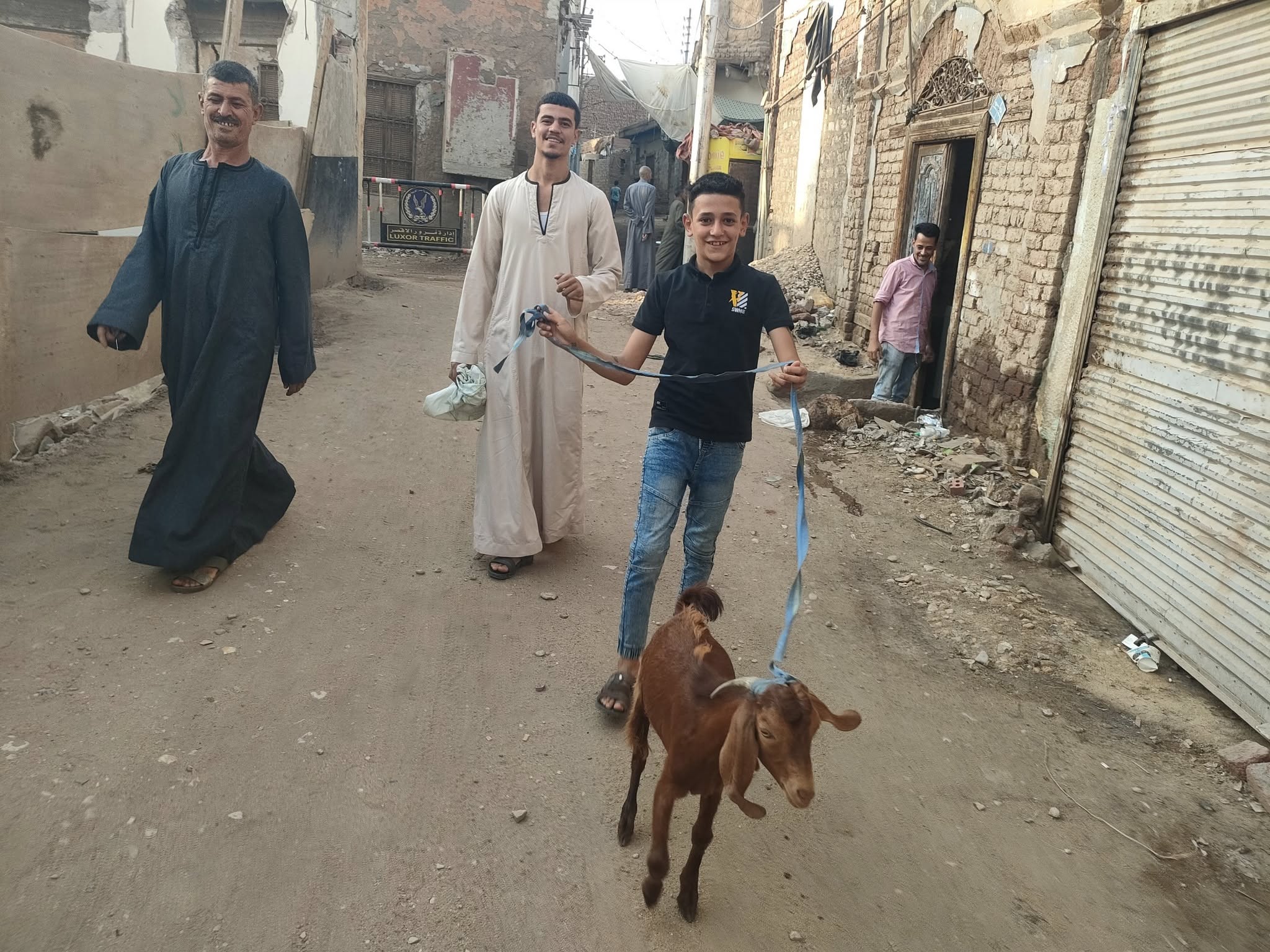 فرحة طفل بتقديم جدي نذر فى يوم صوم العذراء مريم فرحة طفل بتقديم جدي نذر فى يوم صوم العذراء مريم