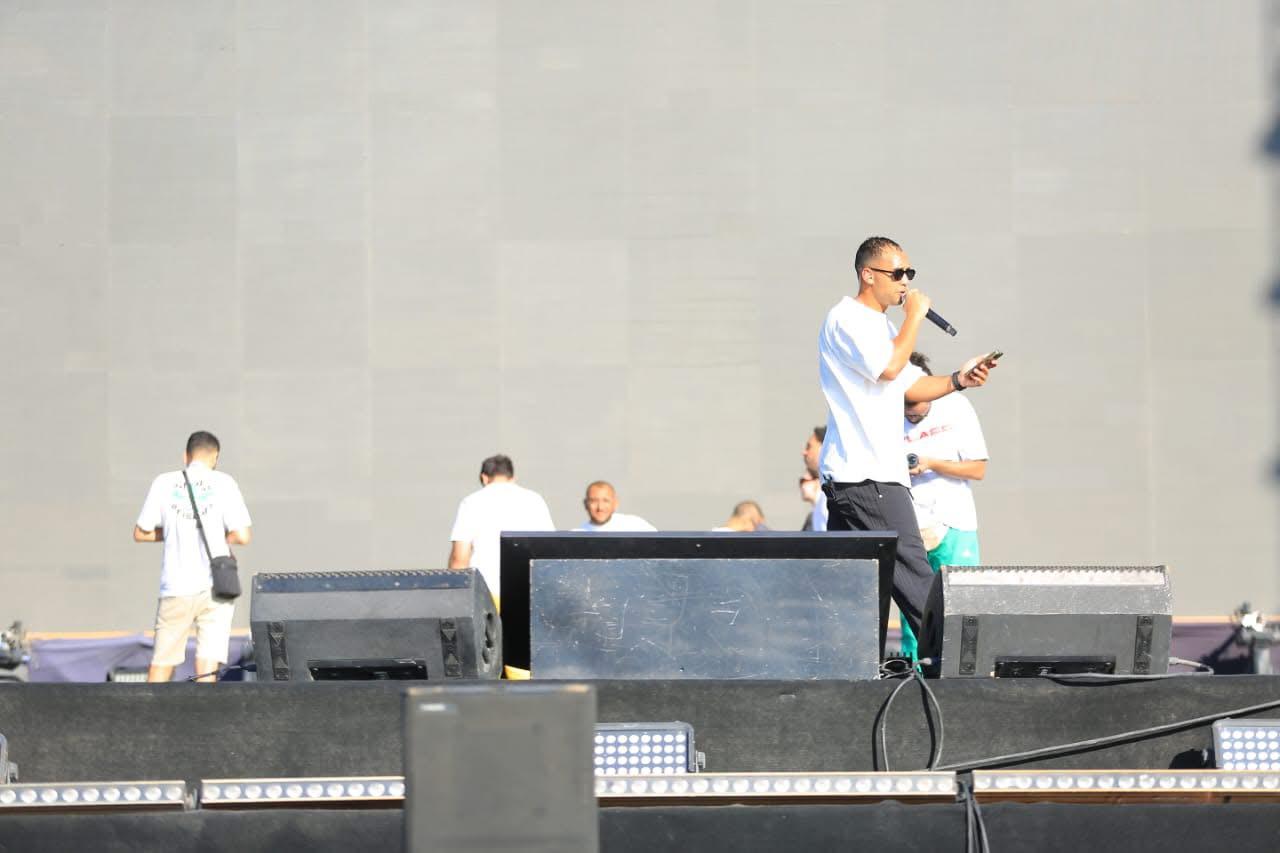 مسرح UArena يستعد لاستقبال حفل ويجز الليلة في مهرجان العلمين (2)
