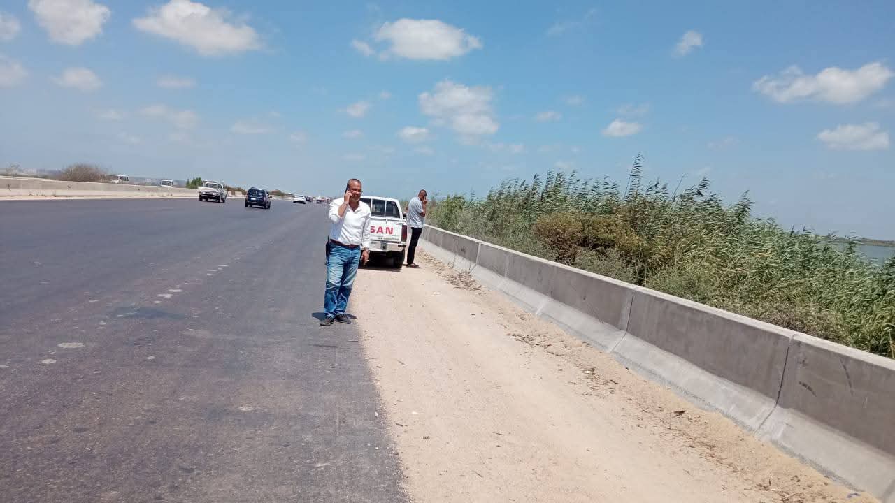 حملة لرفع الاتربة في الطريق الصحراوي الإسكندرية حملة لرفع الاتربة في الطريق الصحراوي الإسكندرية