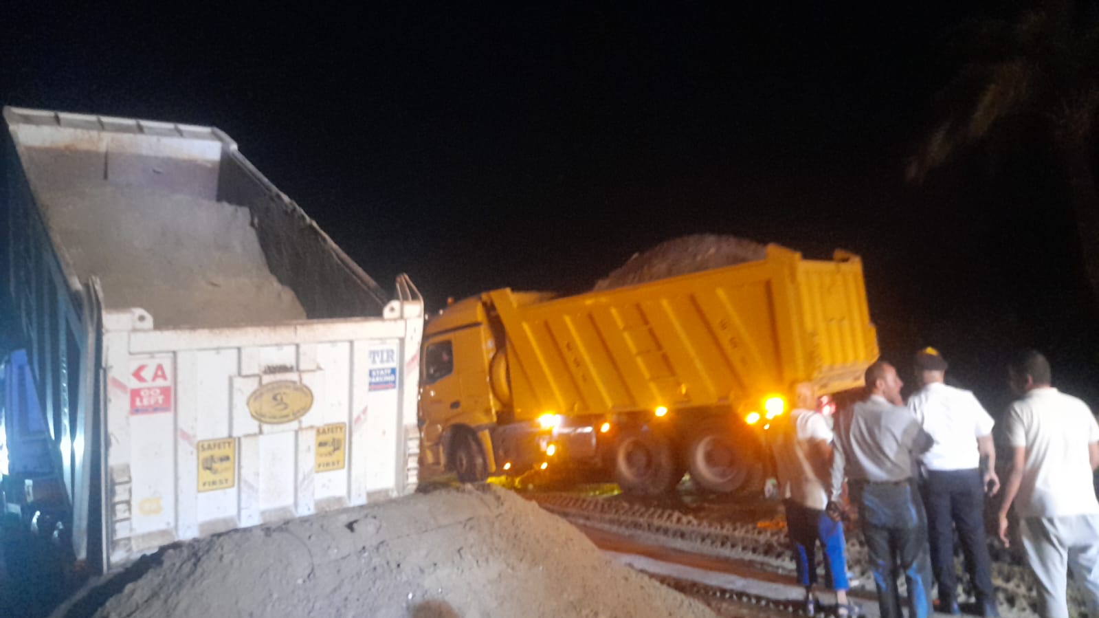 فرد الرمال على الط فرد الرمال على الط