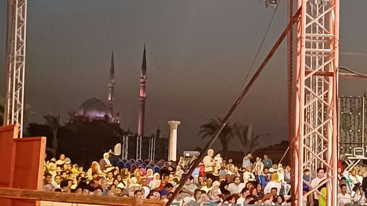 توافد الجمهور على حفل أحمد جمال في ختام مهرجان القلعة (3)