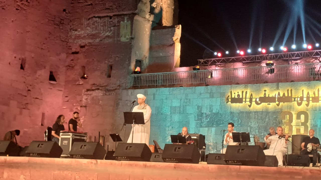محمود التهامي يقدم ليلة دينية في حفل ختام مهرجان القلعة (3)