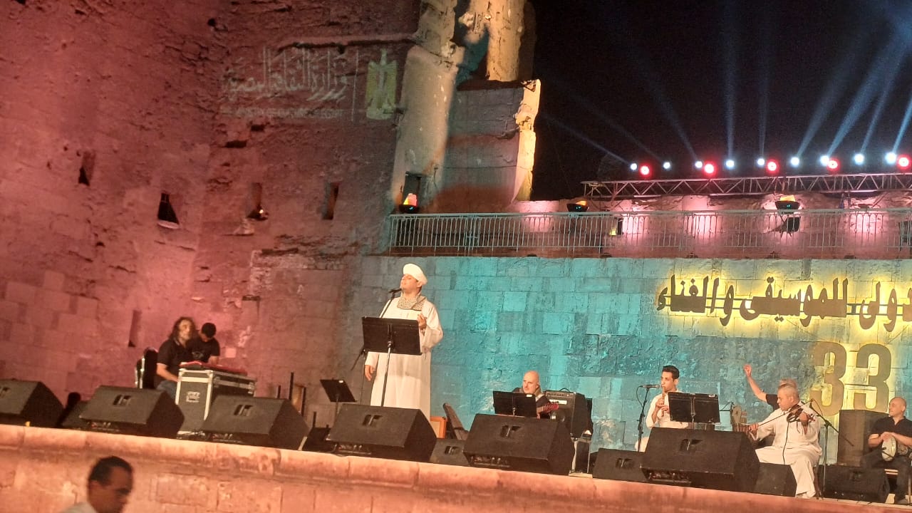 محمود التهامي يقدم ليلة دينية في حفل ختام مهرجان القلعة (4)