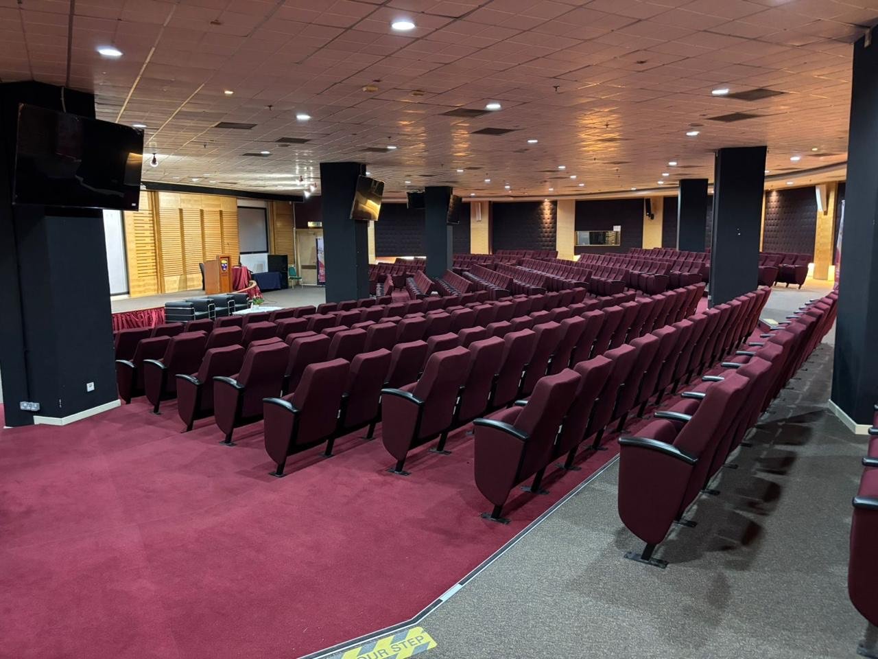قاعات الدراسة قاعات الدراسة