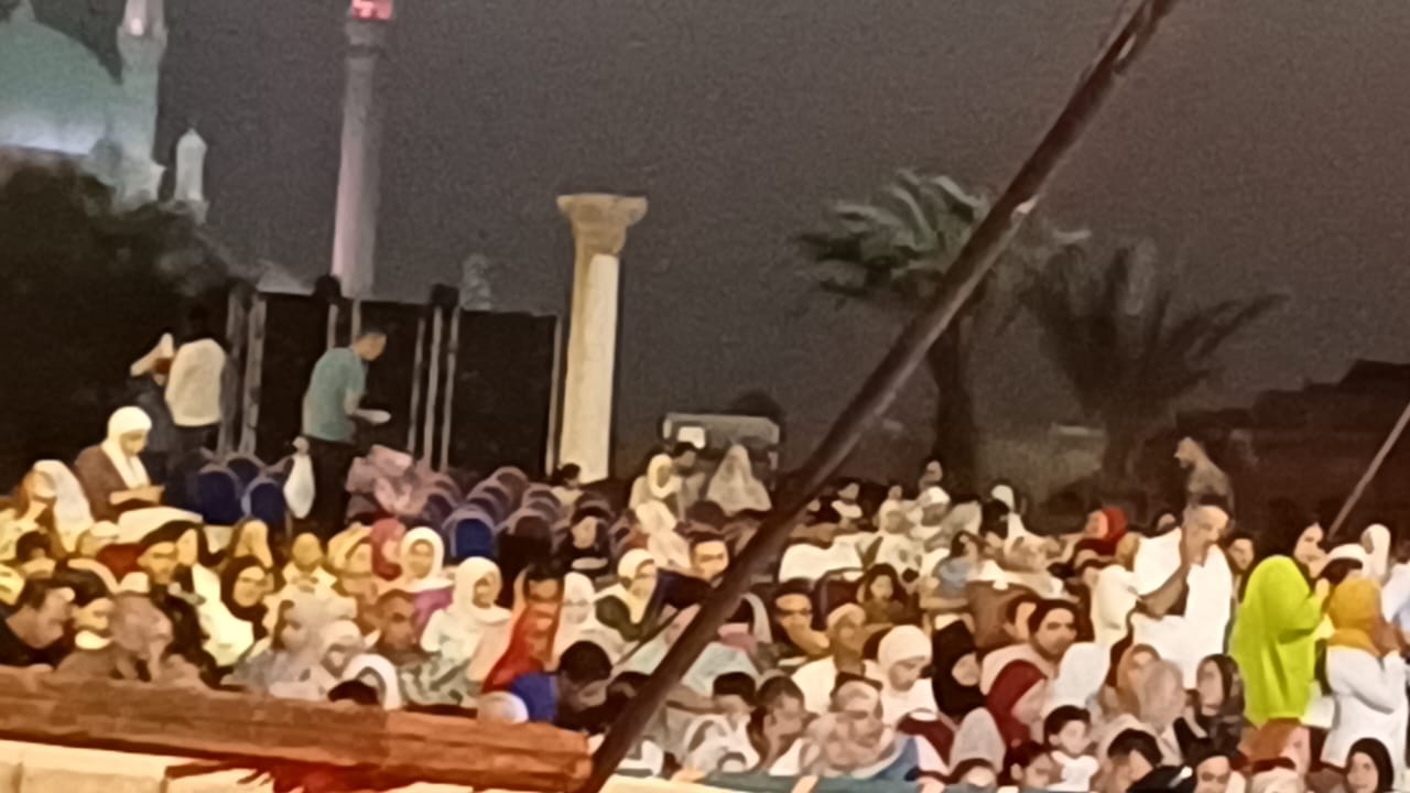 توافد الجمهور على حفل أحمد جمال في ختام مهرجان القلعة (2)