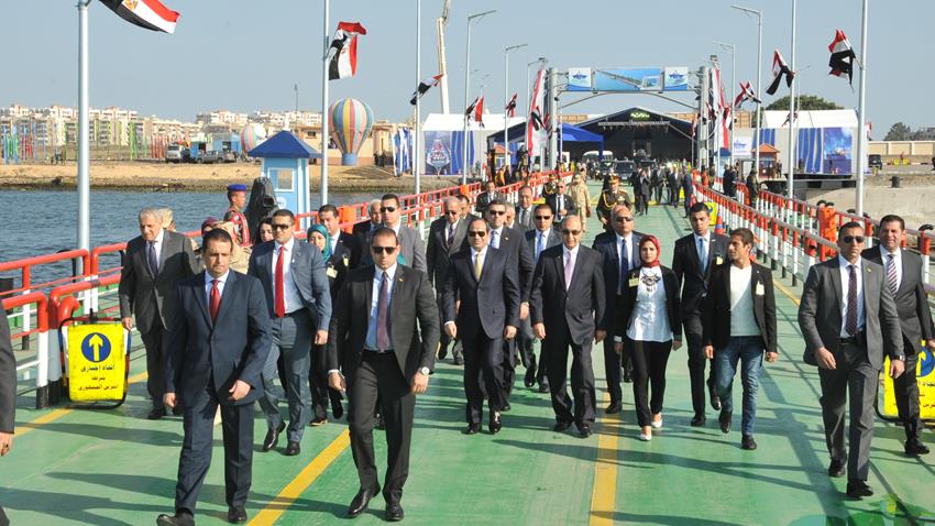 خلال افتتاح الرئيس السيسي للكوبري خلال افتتاح الرئيس السيسي للكوبري