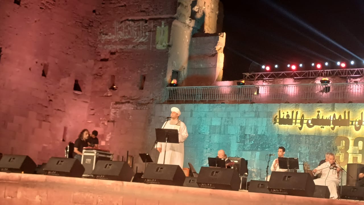 محمود التهامي يقدم ليلة دينية في حفل ختام مهرجان القلعة (2)