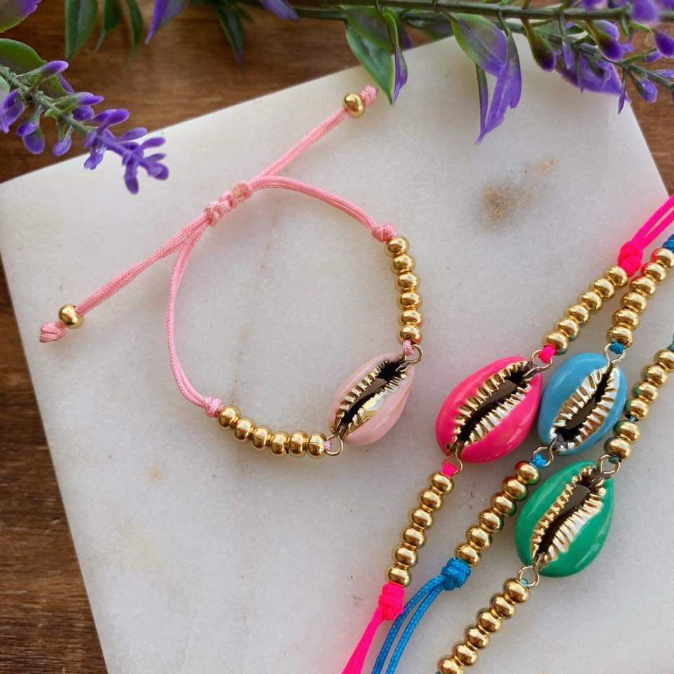 اكسسوارات ملونة بخامات ضد الماء اكسسوارات ملونة بخامات ضد الماء