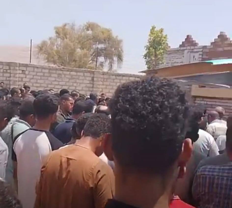 الشباب بالدفن الشباب بالدفن