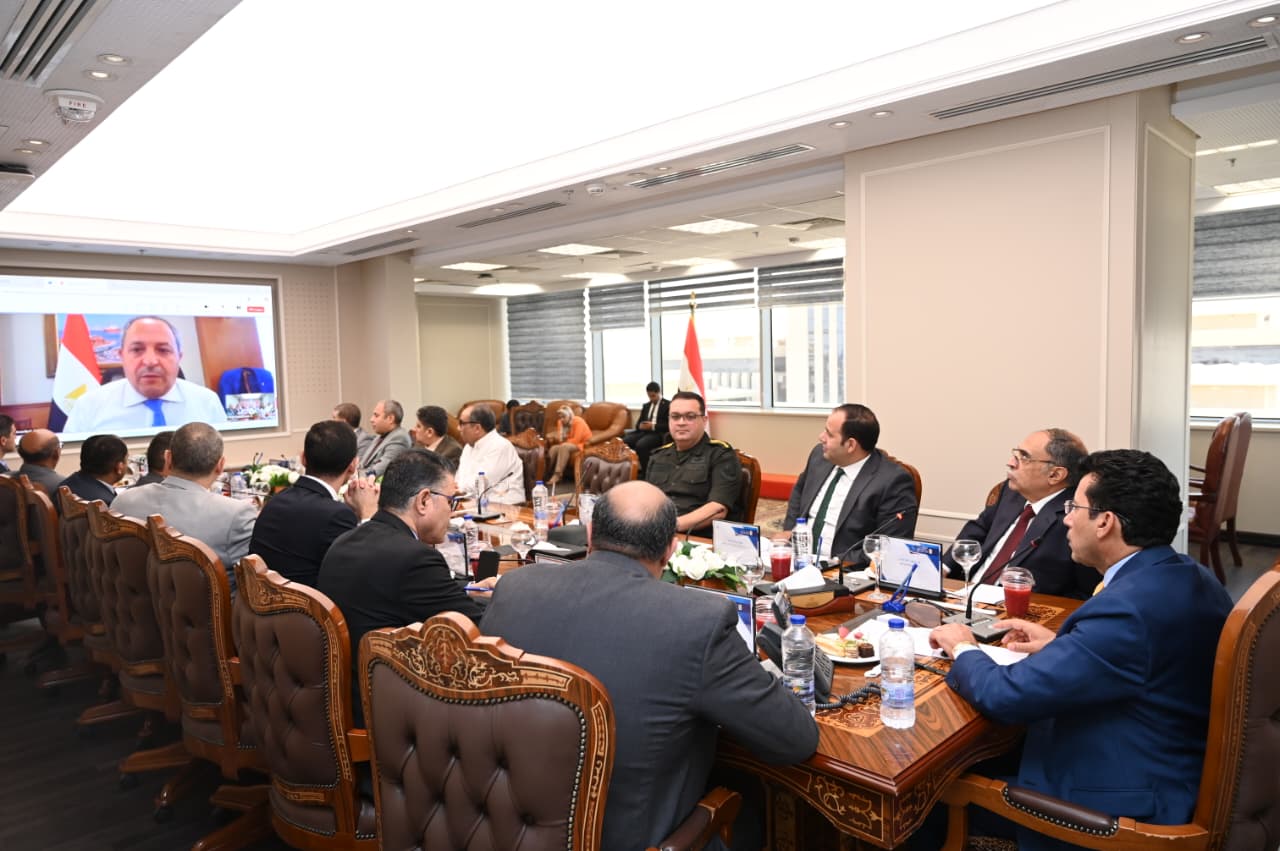 جانب أخر من الإجتماع