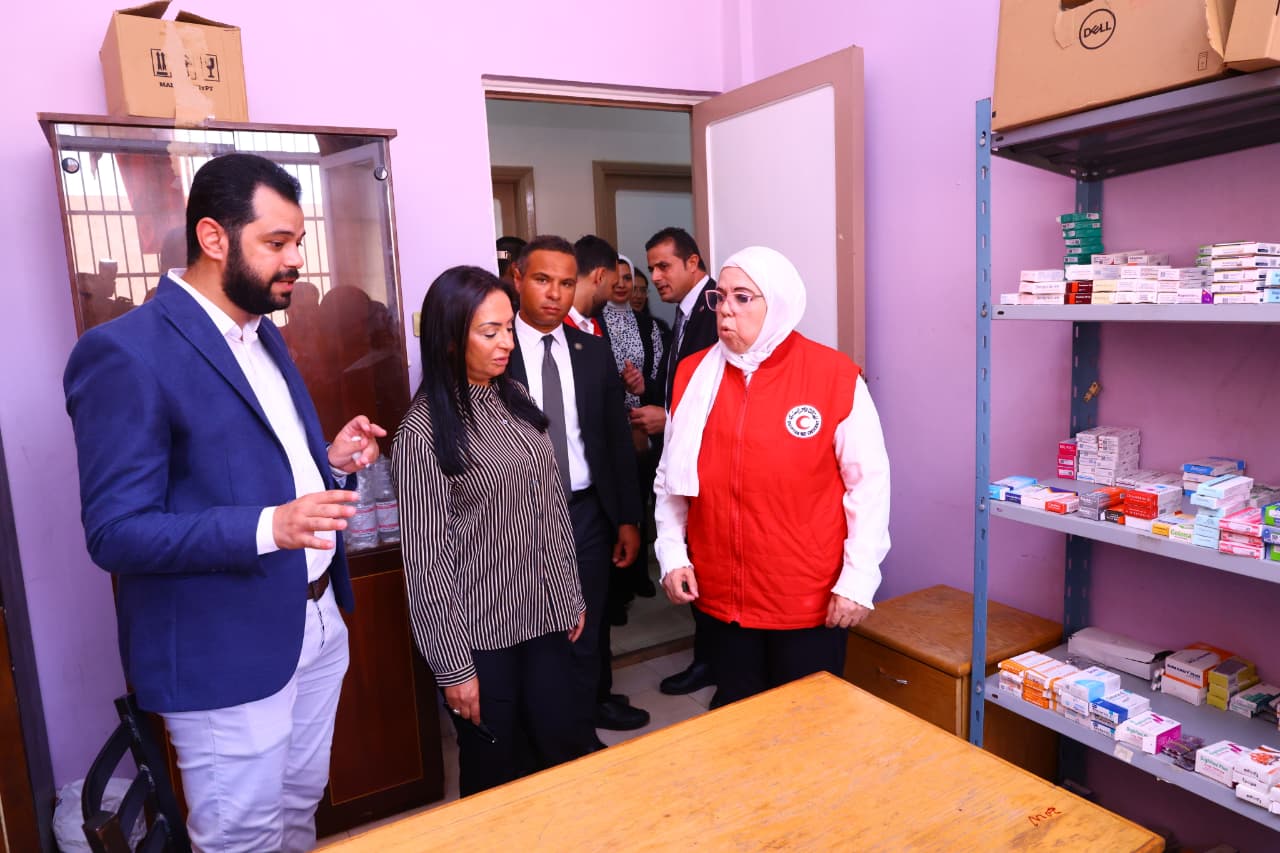 وزيرة التضامن الاجتماعي تزور مجمع حياة بالجيزة (6)