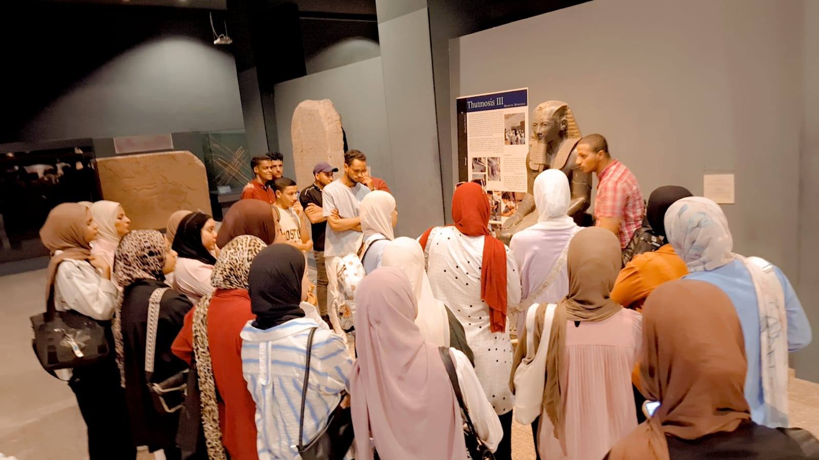 تعريف الطلبة تاريخ إنشاء المتحف وسيناريو العرض المتحفى لمتحف الأقصر