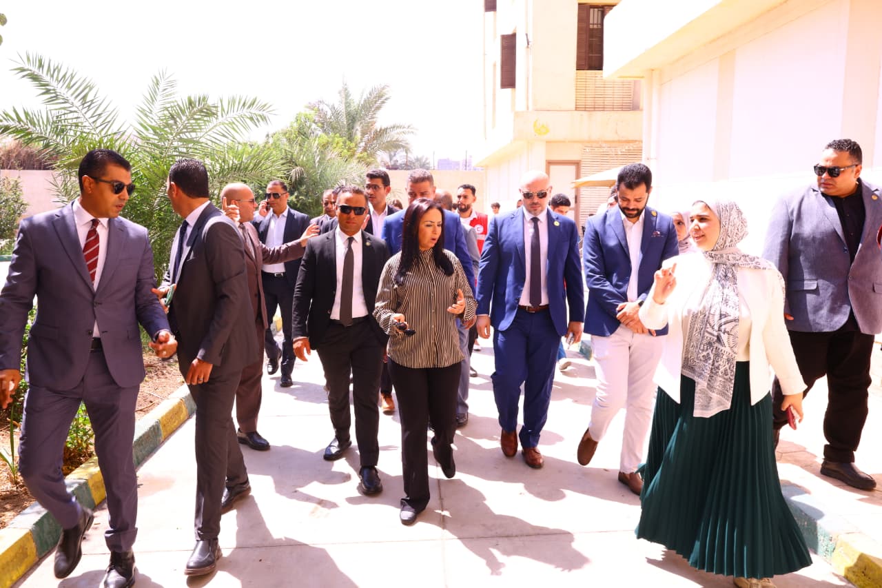 وزيرة التضامن الاجتماعي تزور مجمع حياة بالجيزة (4)