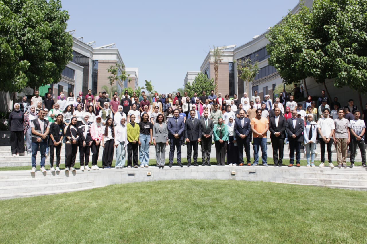 وزير الثقافة يلتقي الشباب