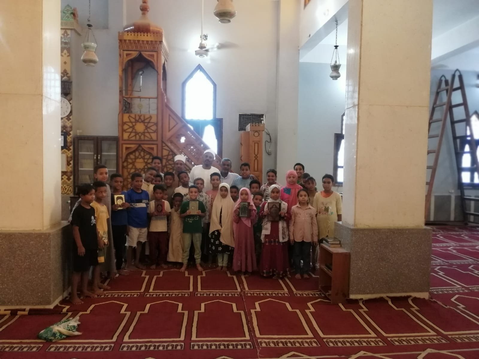 فرحة أجواء لقاء الطفل بمسجد الشيخ حسن الدح بالبياضية فرحة أجواء لقاء الطفل بمسجد الشيخ حسن الدح بالبياضية