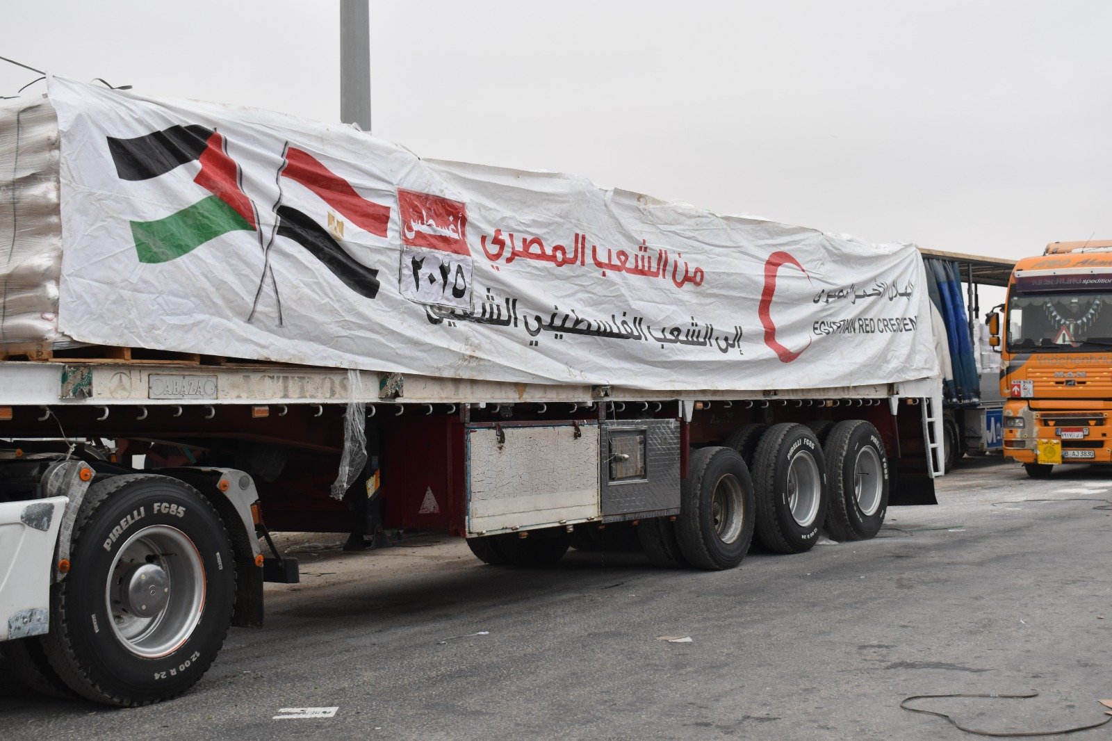 إطلاق القافلة الـ21 من زاد العزة بحمولة 3500 طن من المساعدات لقطاع غزة (4)