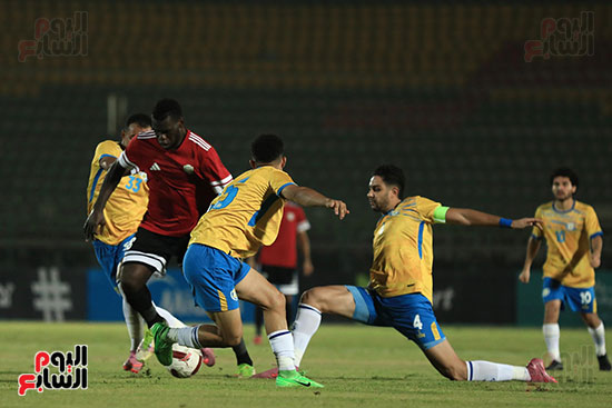 طلائع الجيش يقوم بإحدى الهجمات على مرمى الإسماعيلى