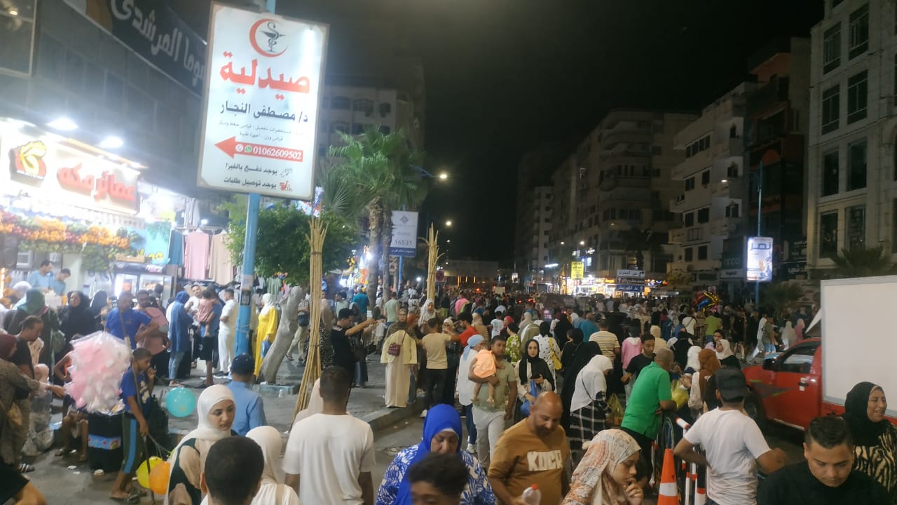 شارع اسكندرية مقصد للتمشية والتسوق - مطروح شارع اسكندرية مقصد للتمشية والتسوق - مطروح