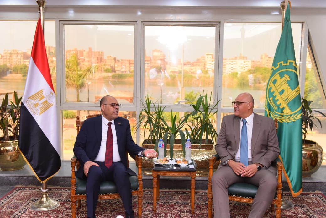 وزير العمل ومحافظ القليوبية وزير العمل ومحافظ القليوبية