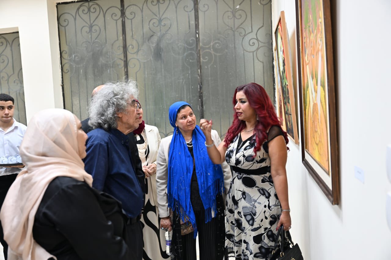 الملتقى الأول للفنون التشكيلية