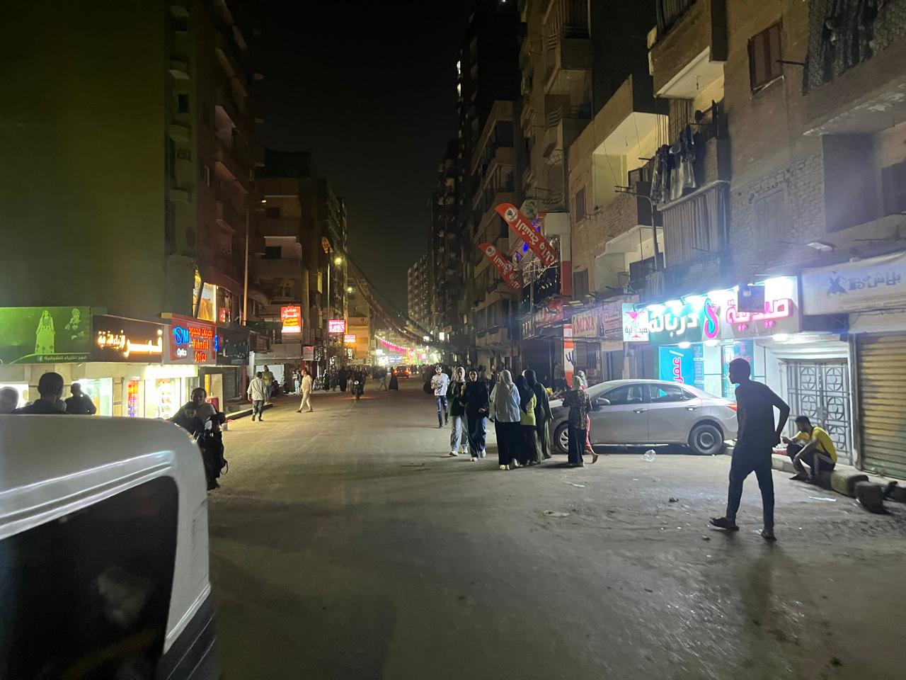 حي الهرم يشن حملات مكبرة لرفع إشغالات المحال وتعديات الباعة على الطريق (10)