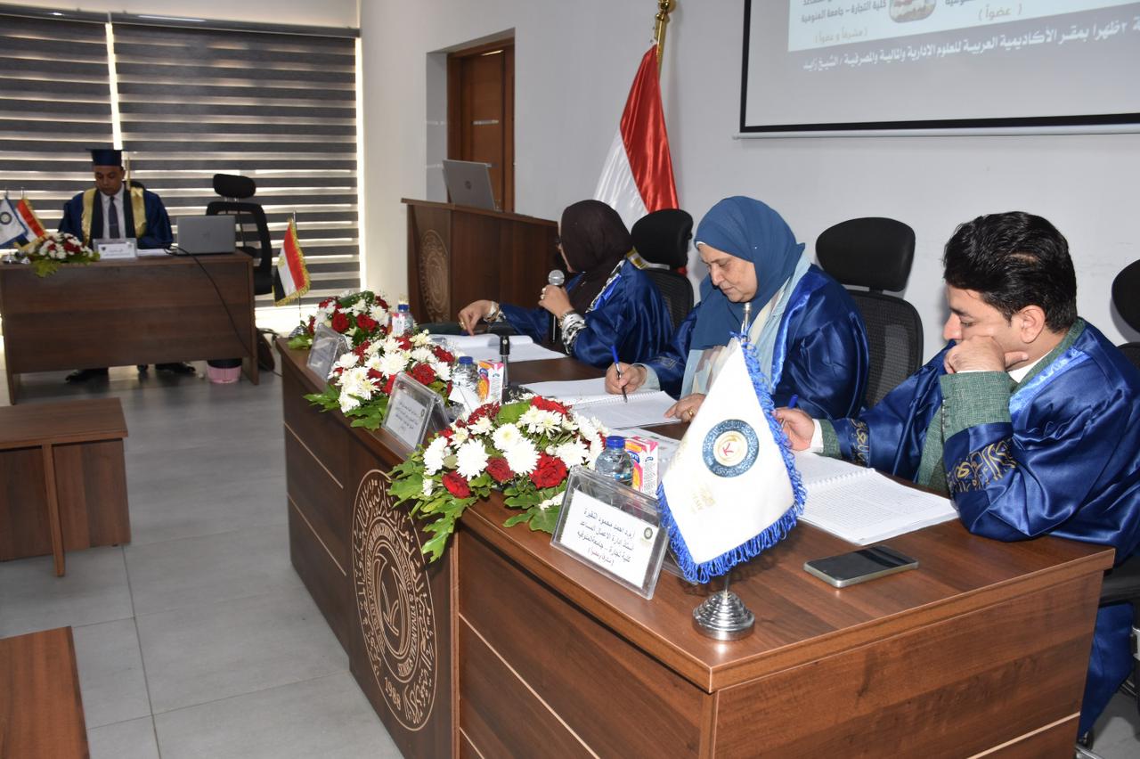 جانب من المناقشة جانب من المناقشة
