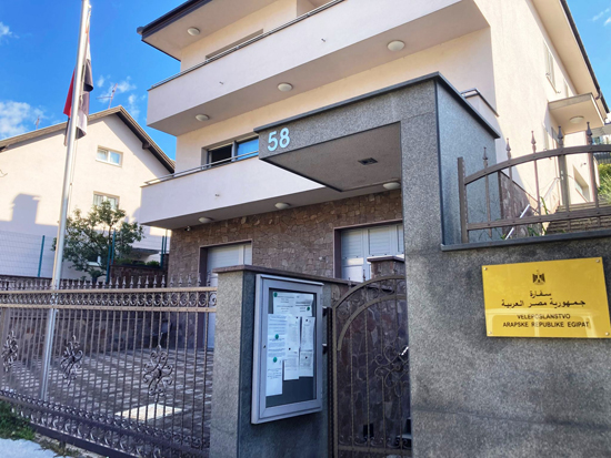 463677-جولة-الإعادة-بانتخابات-مجلس-الشيوخ-(13)