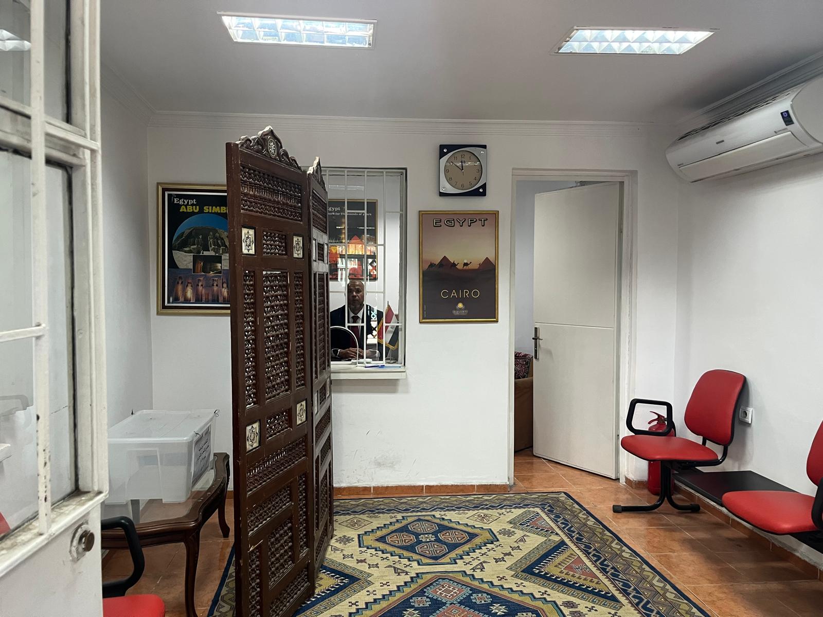 الهيئة الوطنية للانتخابات تُتابع سير عملية فتح مقرات اللجان (32)