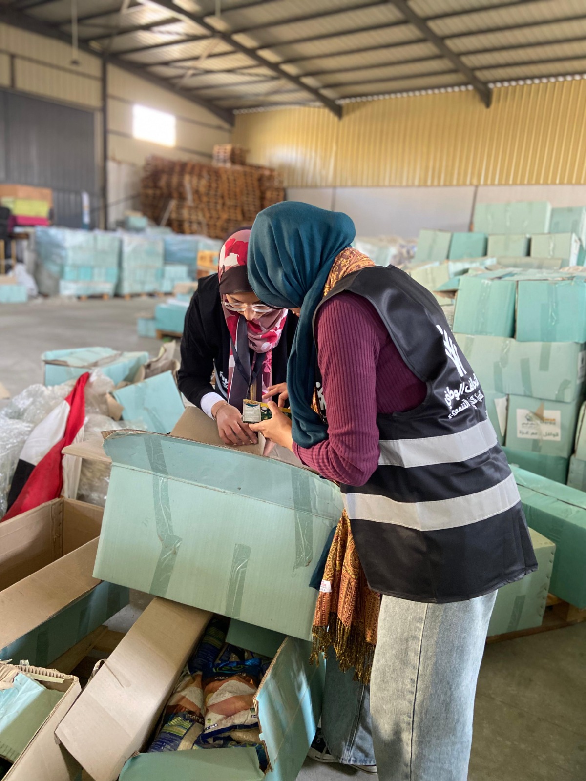 مرسال عضو التحالف الوطني تُرسل قافلة مساعدات إلى غزة بقيمة تتجاوز 13 مليون جنيه (1)