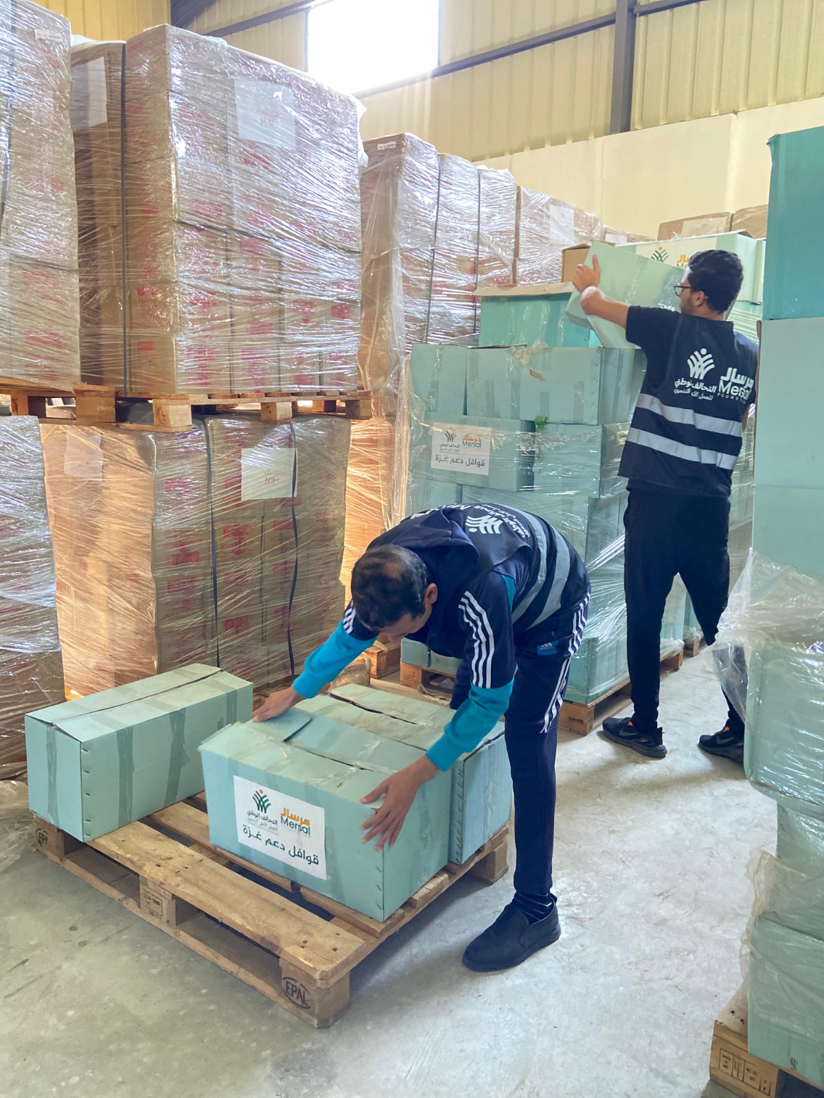 مرسال عضو التحالف الوطني تُرسل قافلة مساعدات إلى غزة بقيمة تتجاوز 13 مليون جنيه (2)