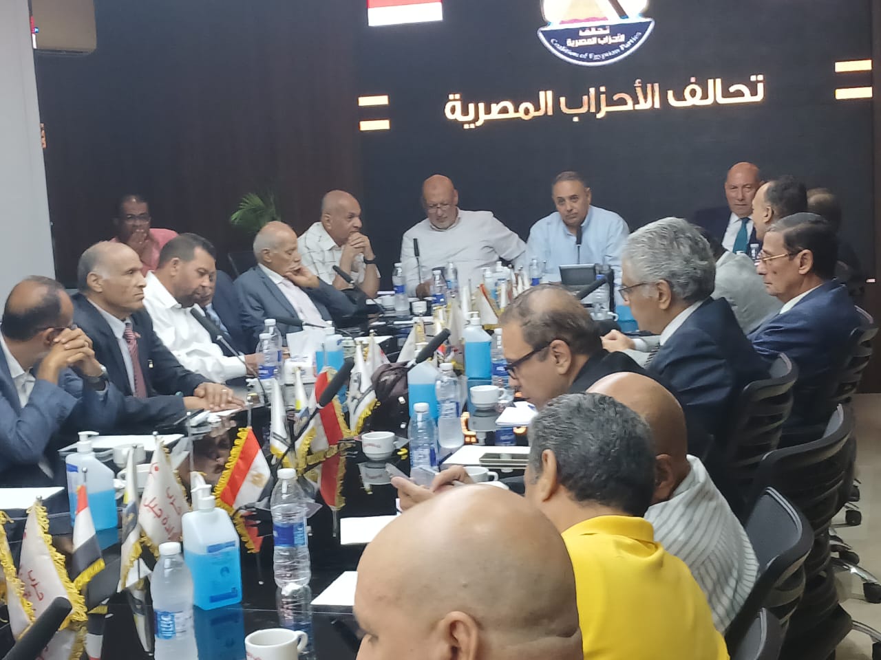 جانب من الاجتماع (1)