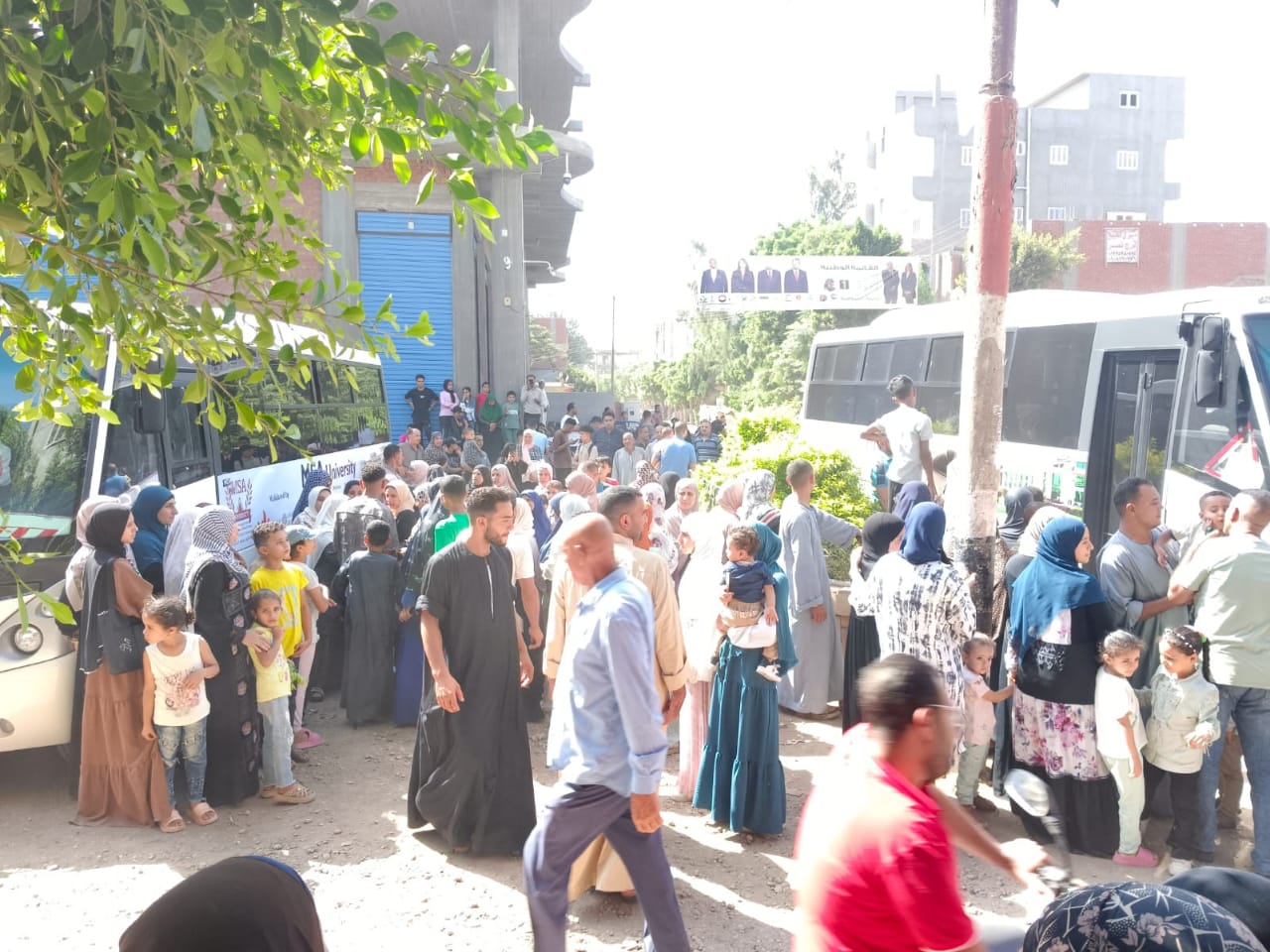 أهالي شهيدات السنابسة يتوجهون لأدااء العمرة