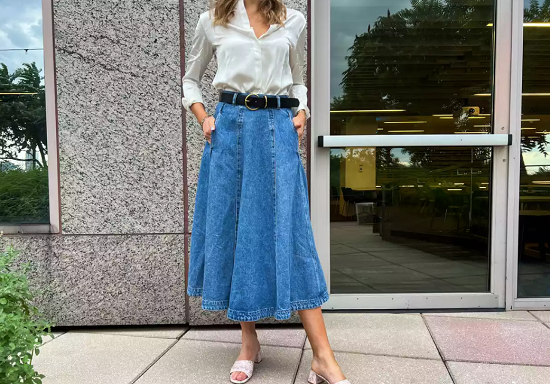 مع الجيبة الجينز