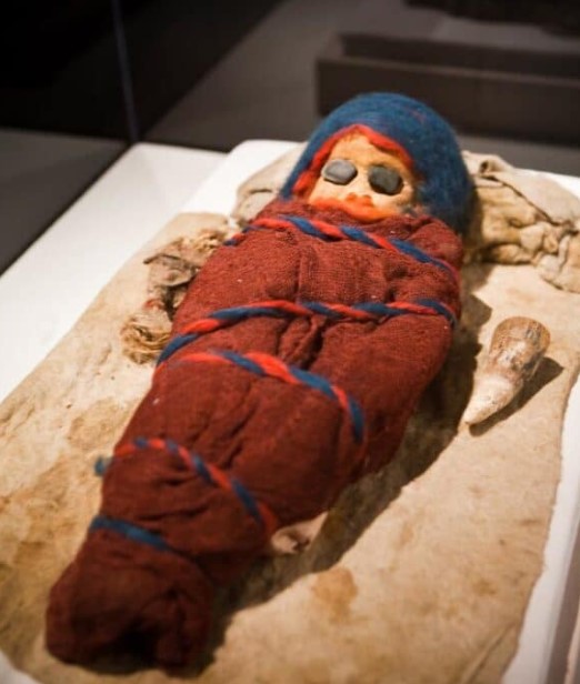 مومياء طفلة