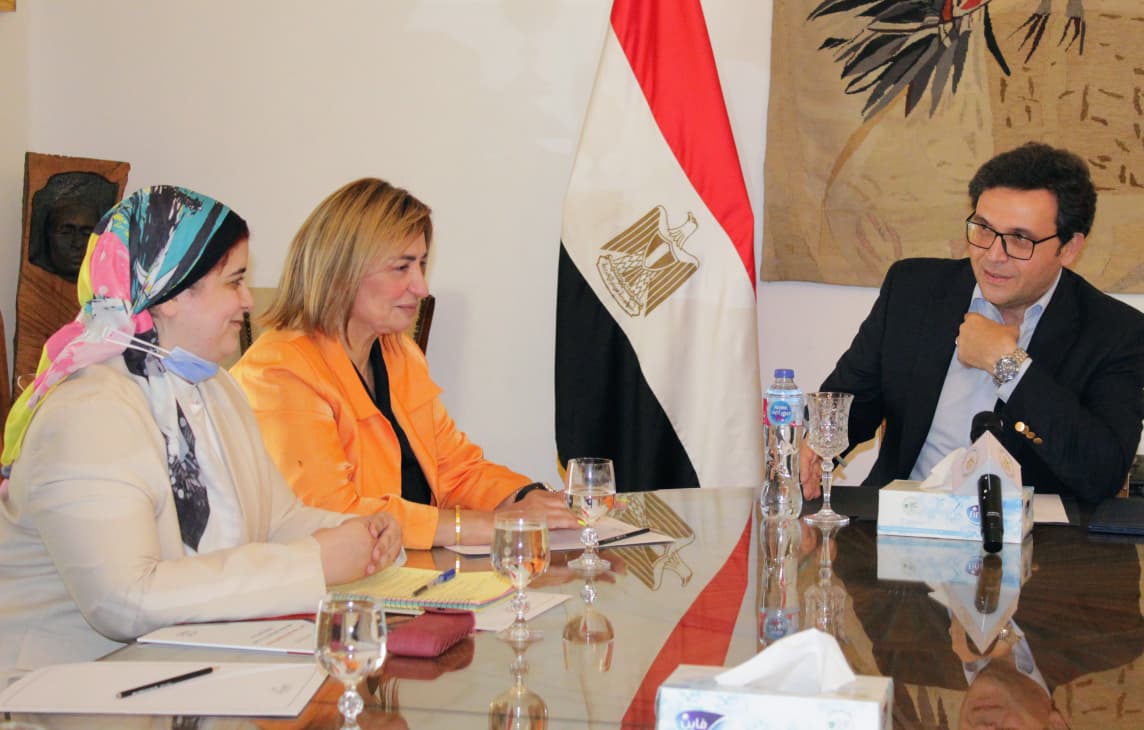 الدكتور أحمد هنو وزير الثقافة الدكتور أحمد هنو وزير الثقافة