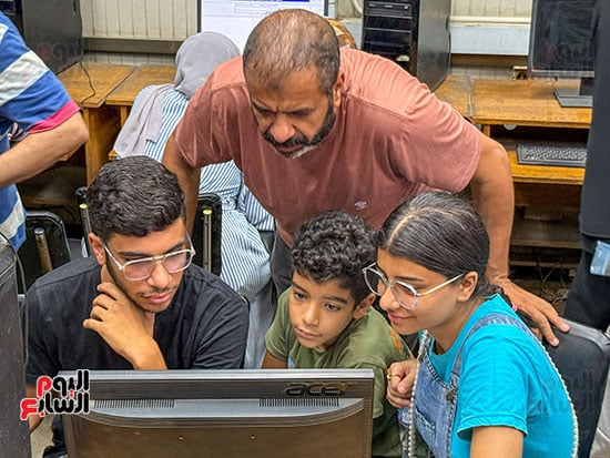 إقبال طلاب الثانوية العامة على معامل تنسيق جامعة القاهرة (11)