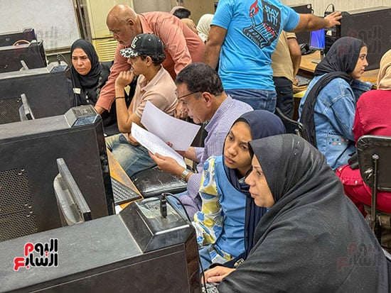 إقبال طلاب الثانوية العامة على معامل تنسيق جامعة القاهرة (12)