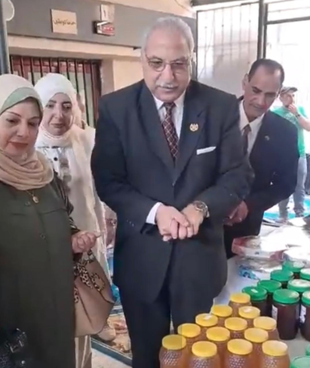 خلال متابعة المعروضات
