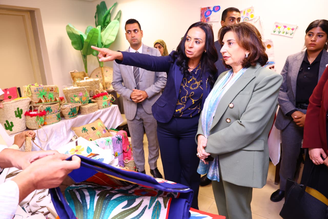 وزيرة التضامن ووكيلة الأمين العام للأمم المتحدة يتفقدون معرض ديارنا