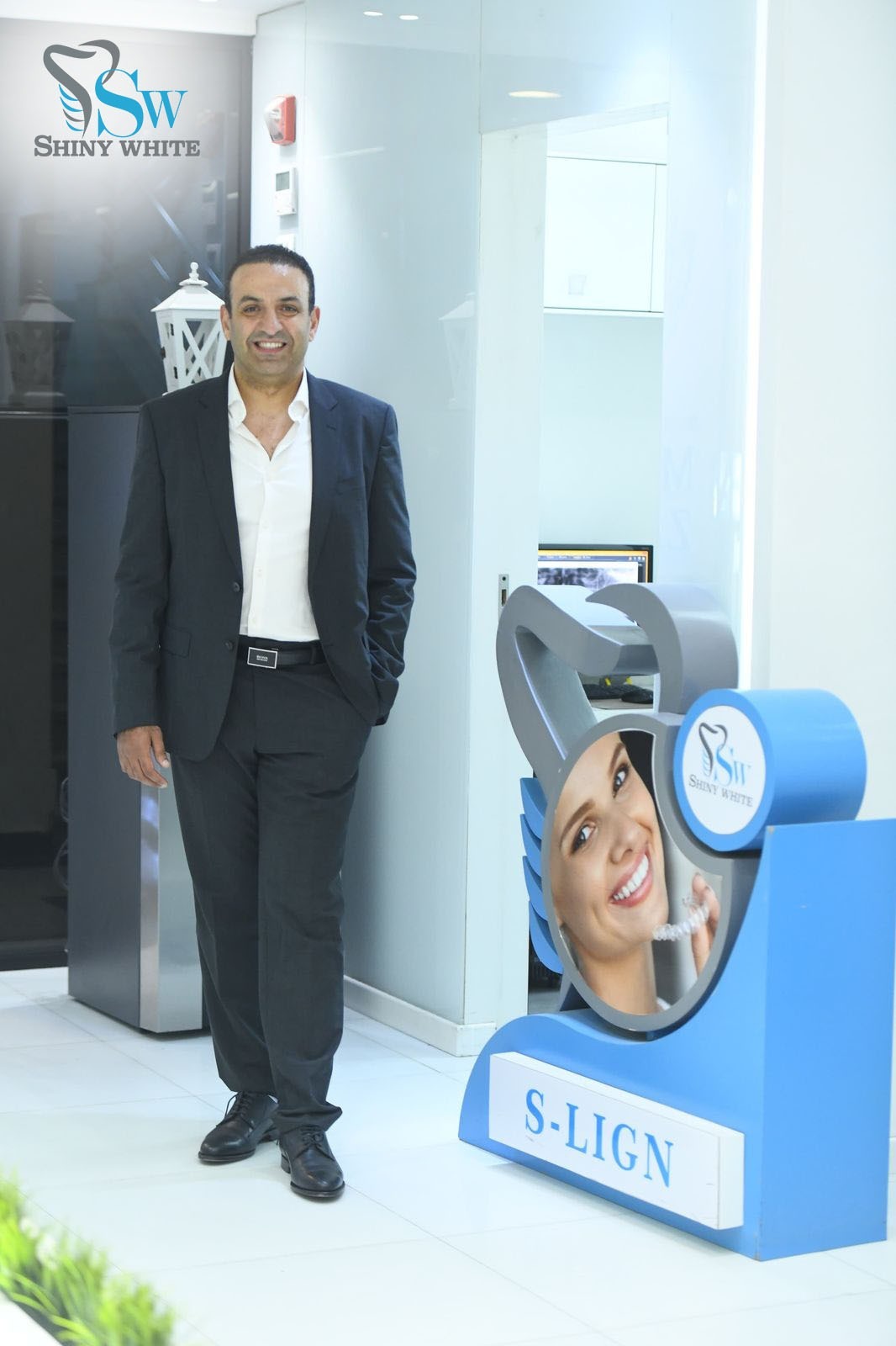 الدكتور شادي على حسين المدير التنفيذي لمراكز شاينى وايت لزراعة وتجميل الأسنان الدكتور شادي على حسين المدير التنفيذي لمراكز شاينى وايت لزراعة وتجميل الأسنان